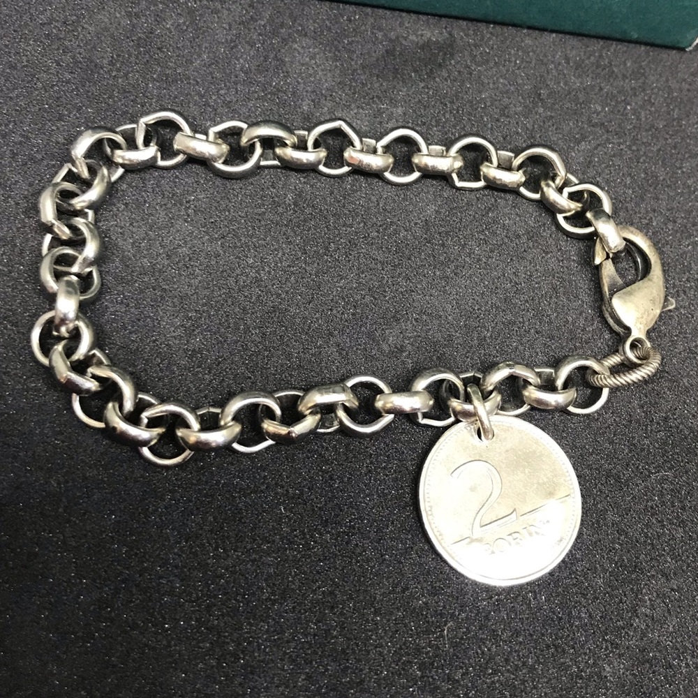 Gorgeous silver link bracelet with coin